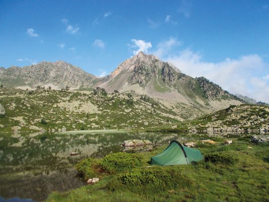 Shorter Treks in the Pyrenees -  7 great one and two week circular treks | Backcountry Books
