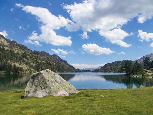 Shorter Treks in the Pyrenees -  7 great one and two week circular treks | Backcountry Books