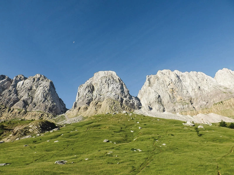 Shorter Treks in the Pyrenees -  7 great one and two week circular treks | Backcountry Books